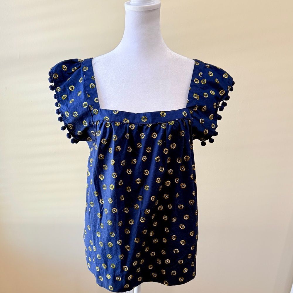 J. Crew Blue Smock Top Daisy Print
Square Neck Size 6 - Picture 2 of 8